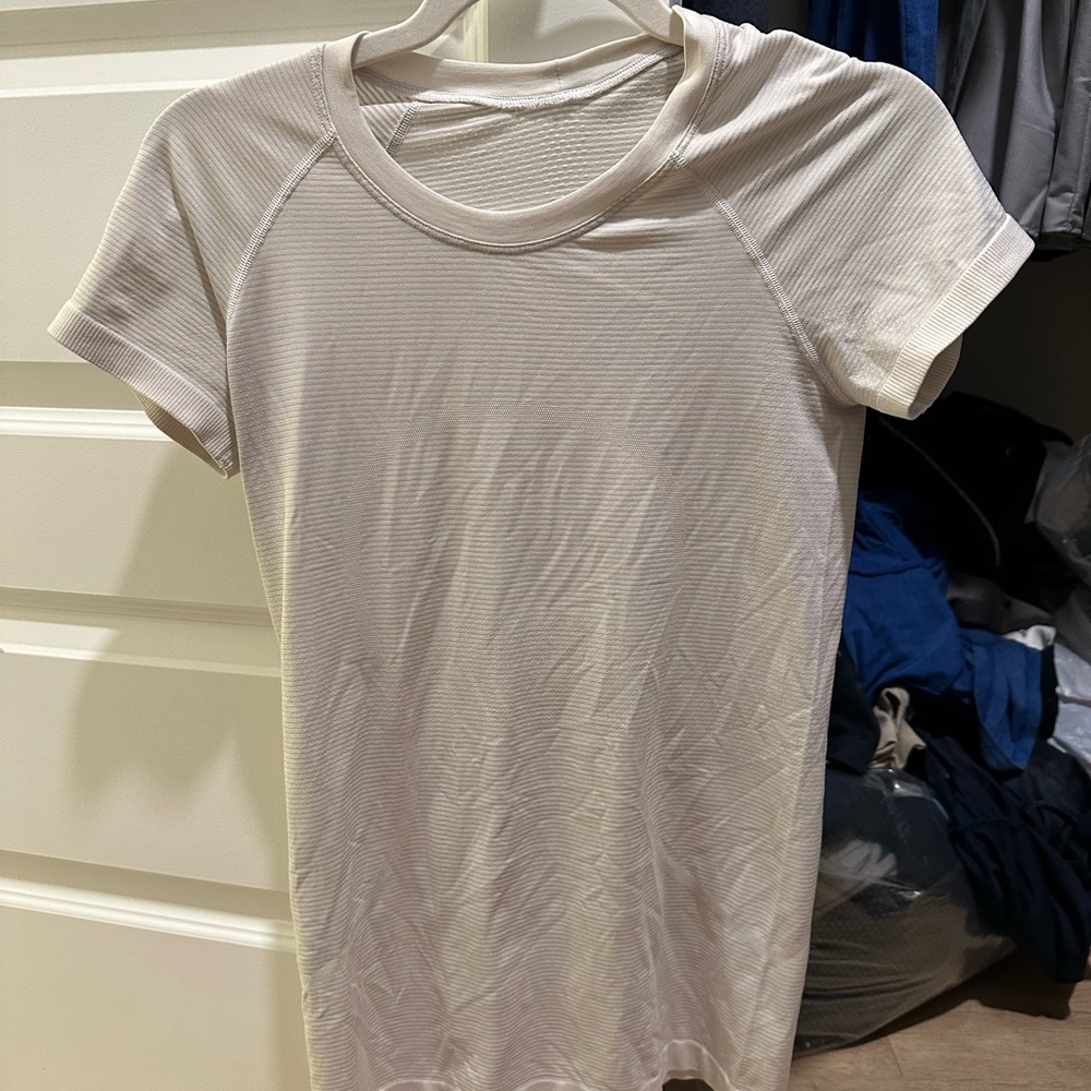 Lululemon white swiftly
